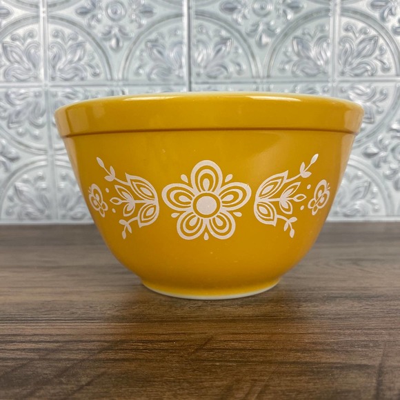 Vintage Pyrex Butterfly Gold 401 Mixing Bowl, 1 1/2 Pint Bowl - Picture 1 of 10
